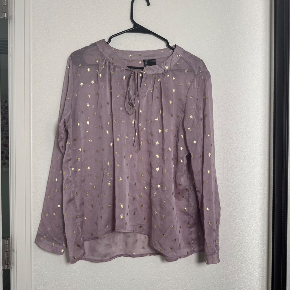 Bisou Bisou Star Blouse Womens Medium Lavender Gold Metallic Tie Neck Boho Top